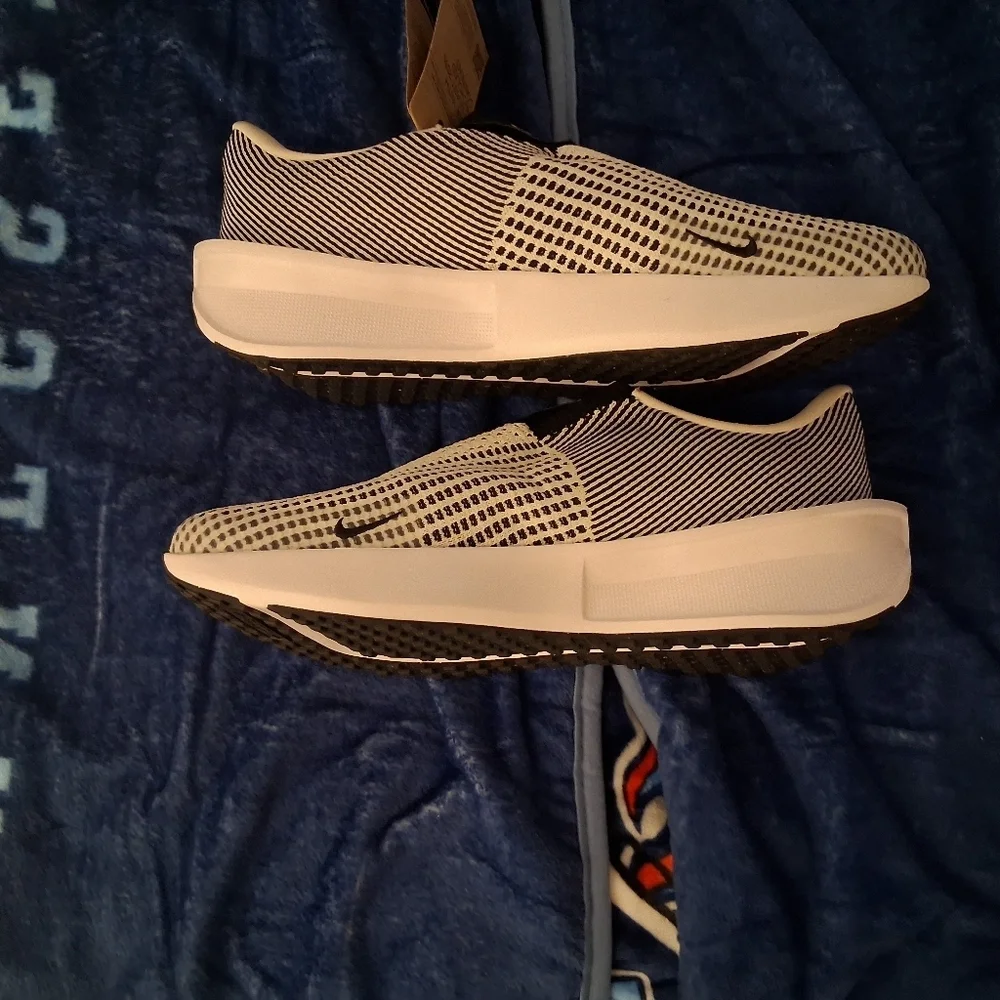 Nike Interact Run EasyOns Phantom White Black FV5590-002 Size12.5
